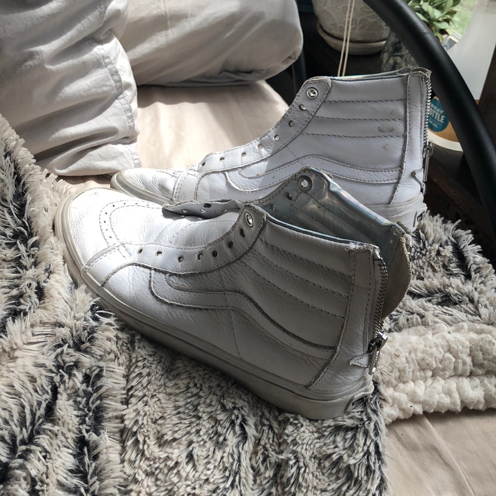 Barely worn white Vans sk8-high leathers